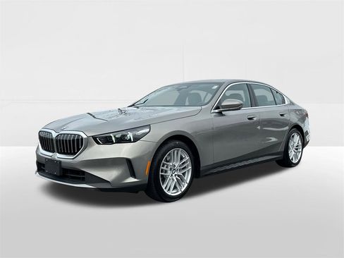 Used 2024 BMW 530i xDrive w/ Premium Package image 1