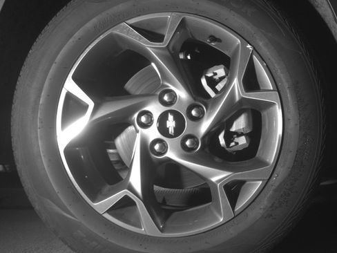 Used 2025 Chevrolet Trax LT FWD image 13