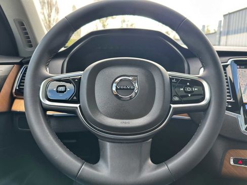 Certified 2023 Volvo XC90 T8 Plus AWD/4WD image 23