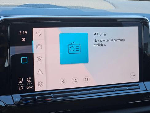 Used 2025 Volkswagen Atlas SE image 39