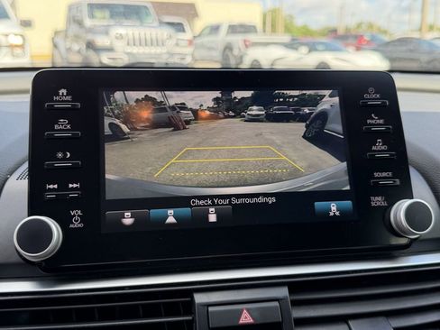 Used 2020 Honda Accord EX image 22