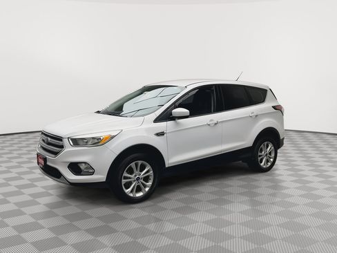 Used 2017 Ford Escape SE AWD/4WD image 30