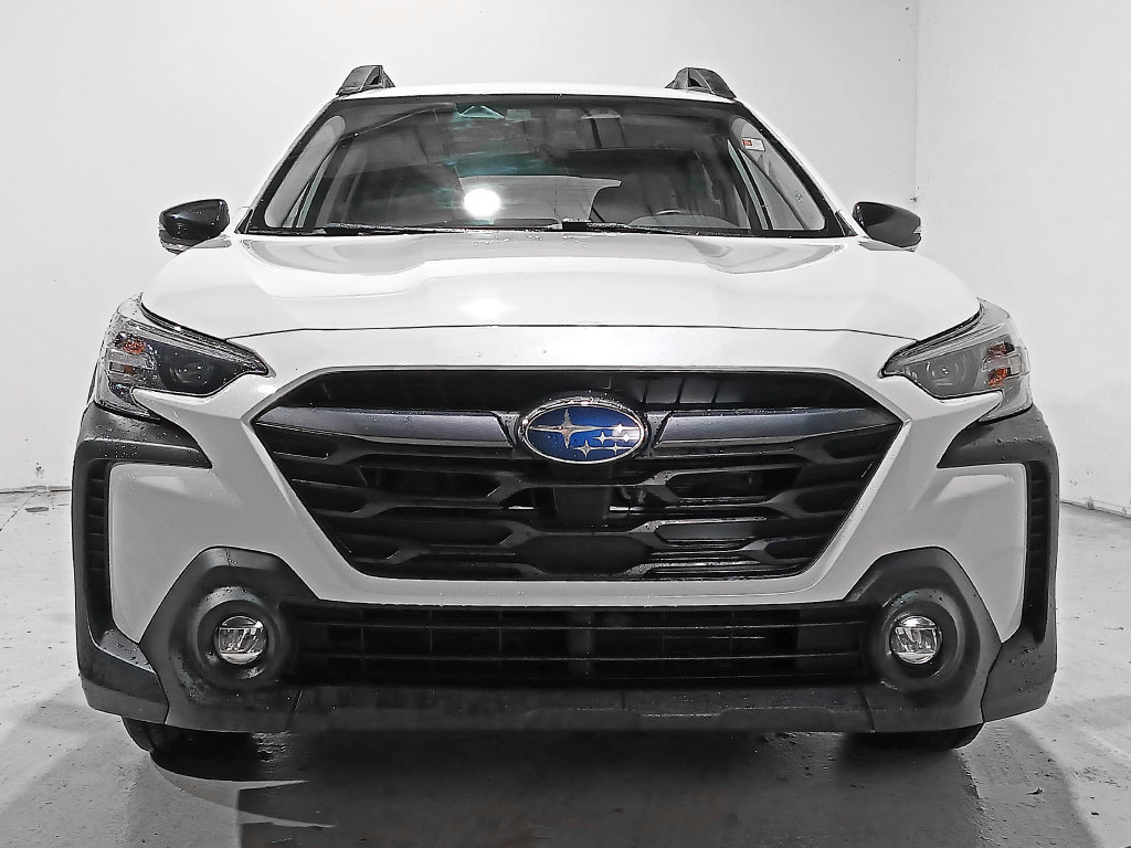 Used 2025 Subaru Outback Premium AWD/4WD image 2