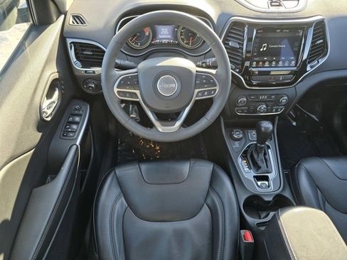 Used 2022 Jeep Cherokee Limited AWD/4WD image 3