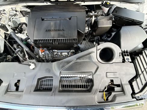 Used 2025 Honda Pilot EX-L image 12