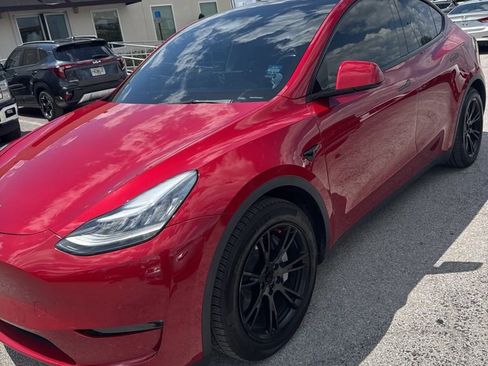 Used 2021 Tesla Model Y 2WD image 3