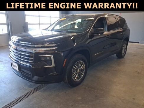 Used 2025 Chevrolet Traverse LT image 4