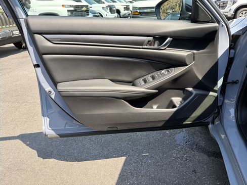 Used 2022 Honda Accord Sport image 14