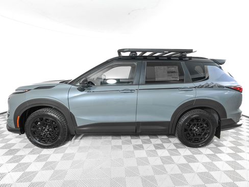 New 2026 Mitsubishi Outlander LE AWD/4WD image 3