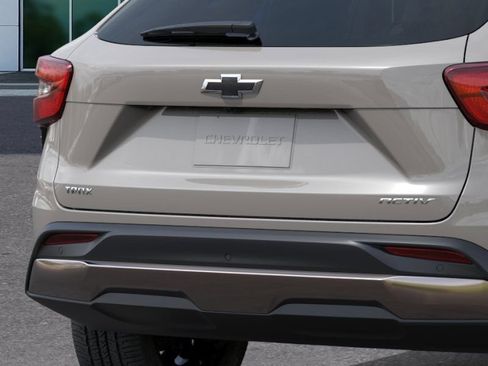 New 2026 Chevrolet Trax ACTIV w/ Sunroof Package FWD image 14