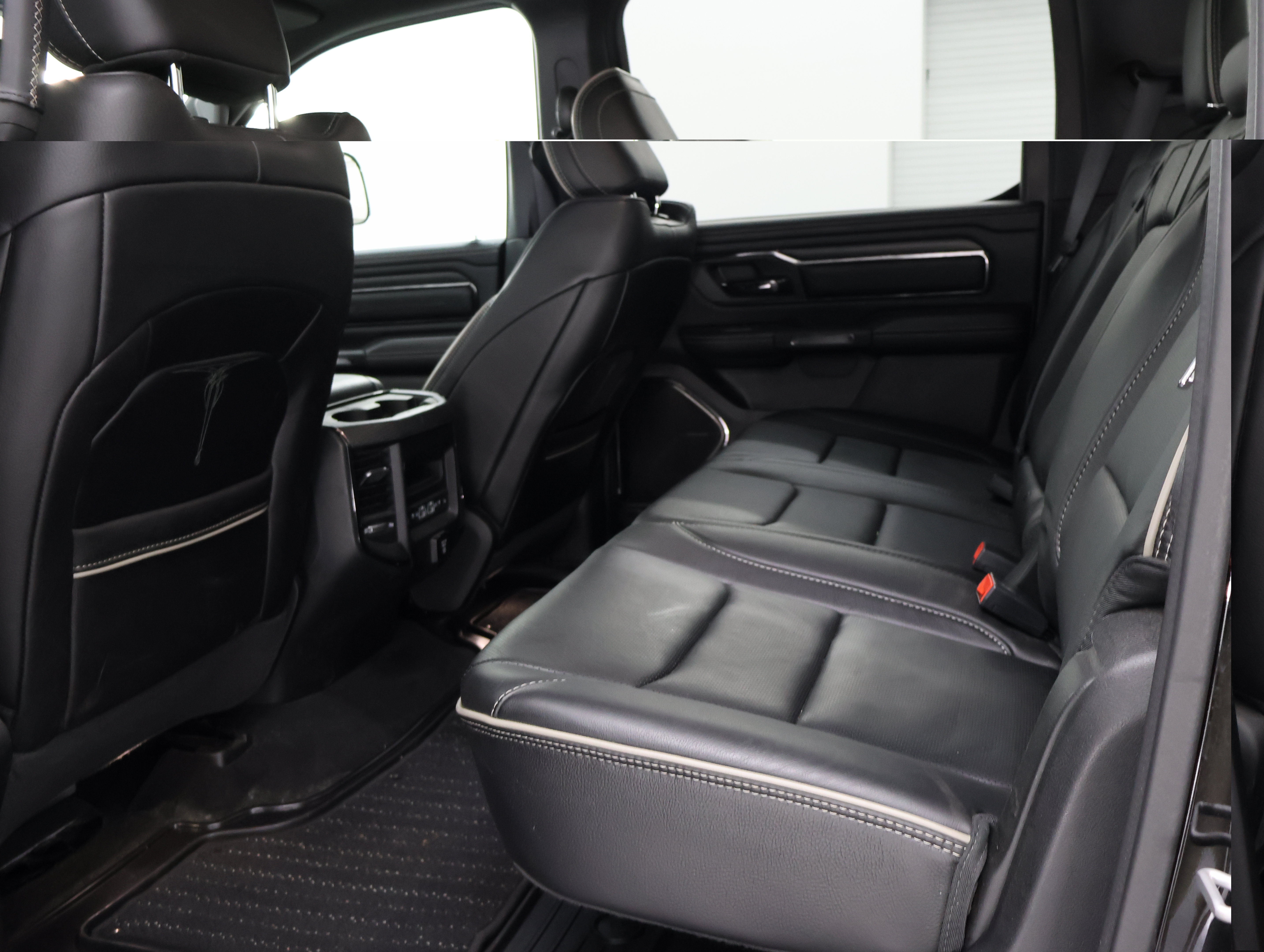 Used 2022 RAM 1500 Limited AWD/4WD image 9