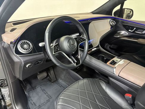 Certified 2023 Mercedes-Benz EQS 580 4MATIC SUV w/ Pinnacle Trim Package image 9