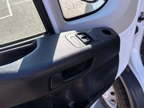 Used 2018 RAM ProMaster 2500 w/ Interior Convenience Group image 18