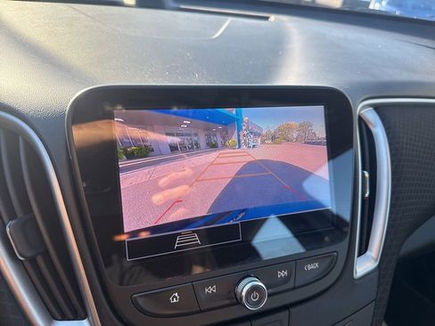 Used 2024 Chevrolet Malibu LT image 32