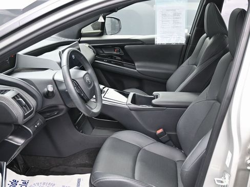 Used 2023 Toyota bZ4X Limited image 17