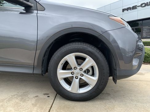 Used 2013 Toyota RAV4 XLE FWD image 13