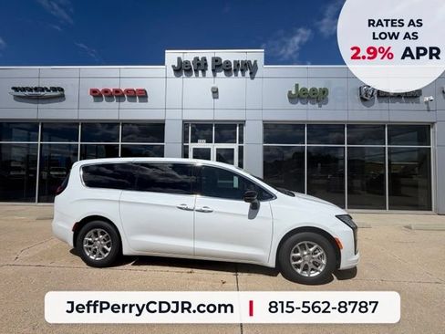 New 2027 Chrysler Pacifica Select FWD image 1