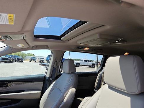 Used 2024 Honda Odyssey Touring image 12