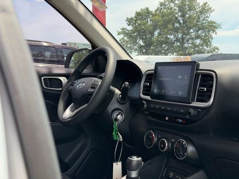 Used 2023 Hyundai Venue SE w/ Cargo Package FWD image 30