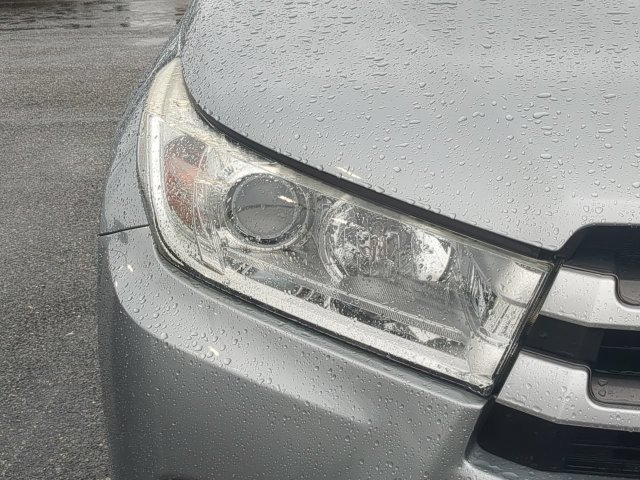 Used 2019 Toyota Highlander LE FWD image 10