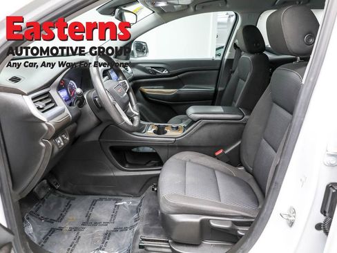 Used 2022 GMC Acadia SLE image 14