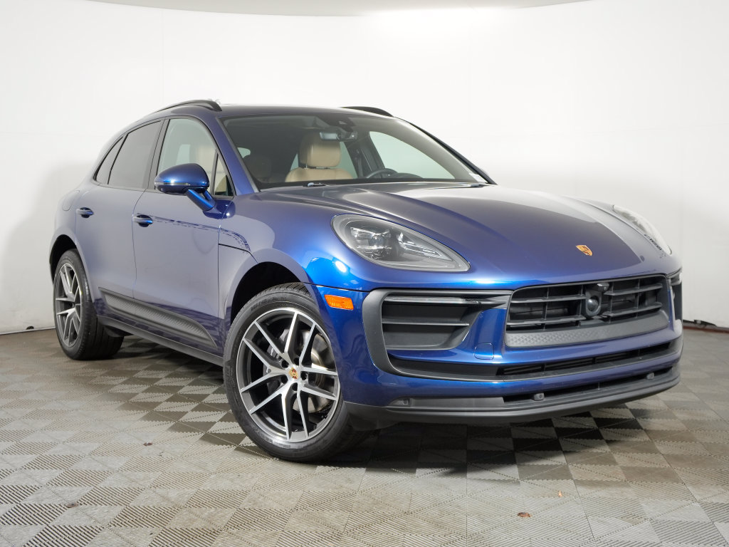 Certified 2024 Porsche Macan w/ Premium Plus Package AWD/4WD image 9