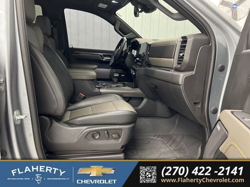 Used 2023 Chevrolet Silverado 1500 ZR2 w/ Technology Package AWD/4WD image 15