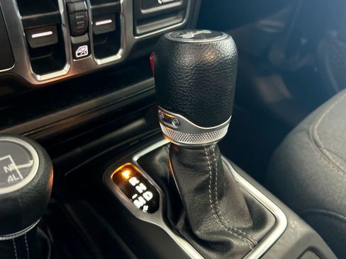 Used 2024 Jeep Wrangler Sport S image 26