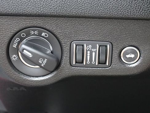 Used 2023 Chrysler 300 Touring L w/ Popular Equipment Group RWD image 15