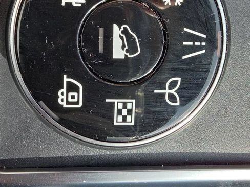 Used 2024 Nissan Pathfinder SV AWD/4WD image 28