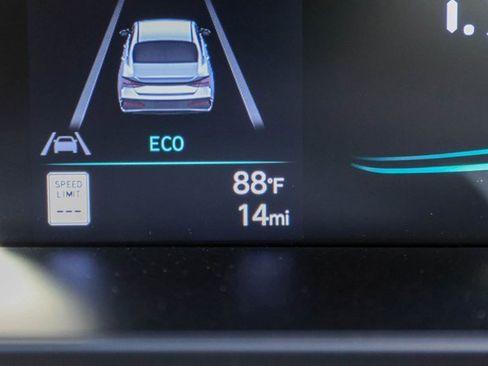 New 2025 Hyundai Elantra Blue image 24