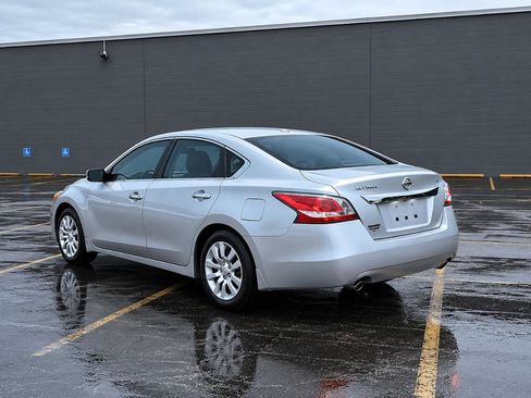 Used 2015 Nissan Altima 2.5 S w/ Power Driver Seat Package FWD image 5