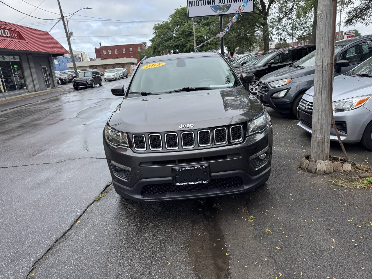 Used 2018 Jeep Compass Latitude w/ Cold Weather Group AWD/4WD image 2
