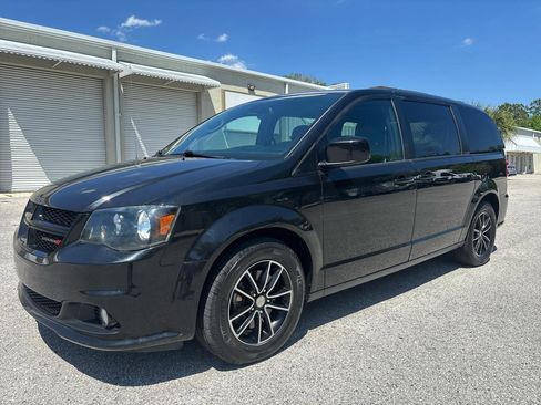 Used 2019 Dodge Grand Caravan GT FWD image 2