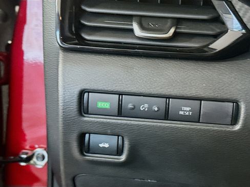 Used 2024 Nissan Sentra SV w/ SV Premium Package image 16