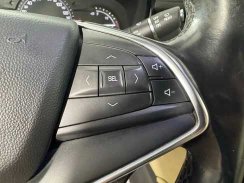 Used 2018 Cadillac XT5 AWD image 16