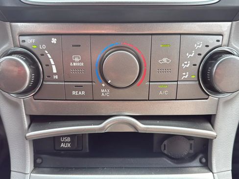 Used 2013 Toyota Highlander SE image 19