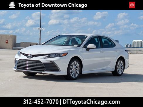Used 2023 Toyota Camry LE image 3