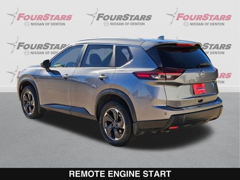 Used 2025 Nissan Rogue SV w/ SV Premium Package image 7