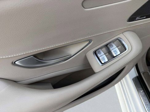 Used 2017 Mercedes-Benz S 550 Sedan image 36