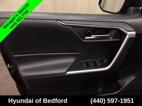 Used 2025 Toyota RAV4 XLE AWD/4WD image 11