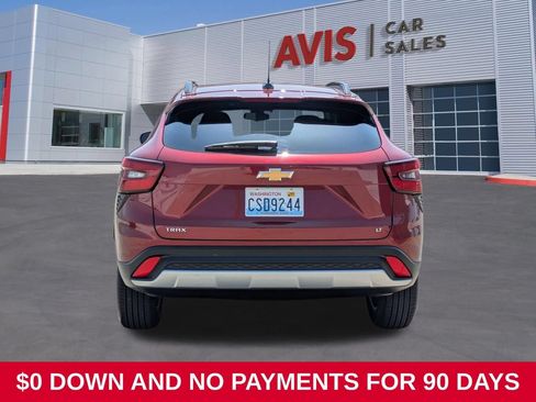 Used 2025 Chevrolet Trax LT w/ LT Convenience Package FWD image 5