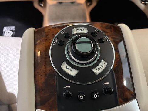 Used 2011 Rolls-Royce Ghost image 13