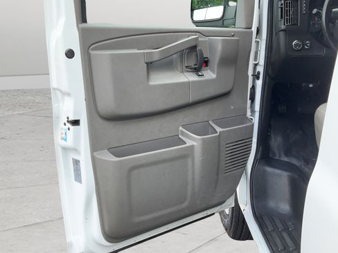 Used 2022 GMC Savana 2500 w/ Driver Convenience Package RWD image 11