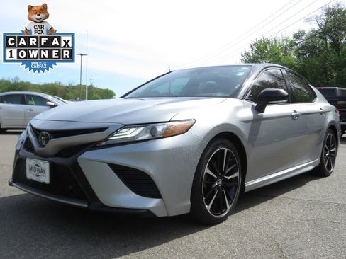 Used 2019 Toyota Camry XSE w/ Navigation Package FWD image 1