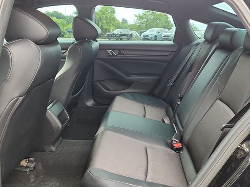 Used 2018 Honda Accord Sport image 10