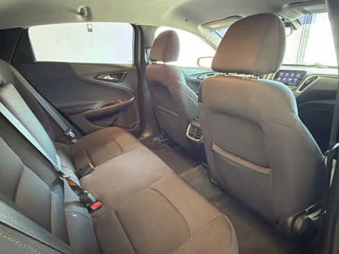 Used 2021 Chevrolet Malibu LT FWD image 28