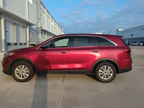 Used 2020 Kia Sorento LX FWD image 8