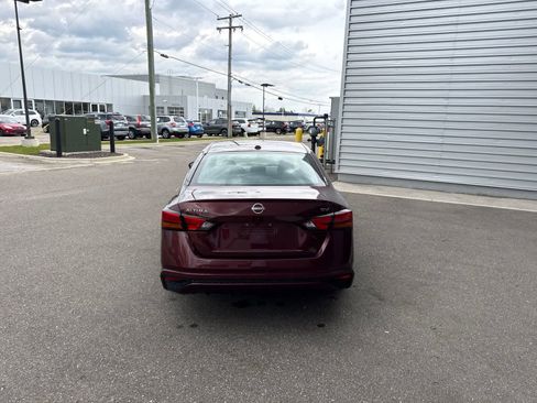 Used 2023 Nissan Altima 2.5 SV FWD image 4