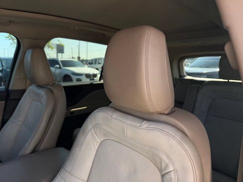 Used 2022 Lincoln Aviator Reserve w/ Equipment Group 201A AWD/4WD image 12